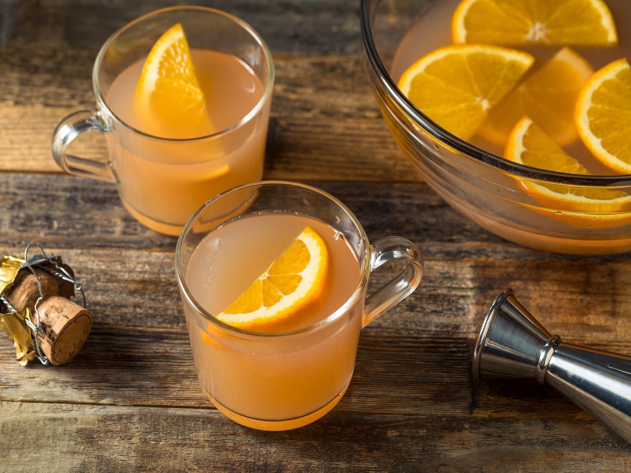 Weihnachtscocktails - 15 leckere Drinks für die Winterzeit 14 Orangenpunsch rezept
