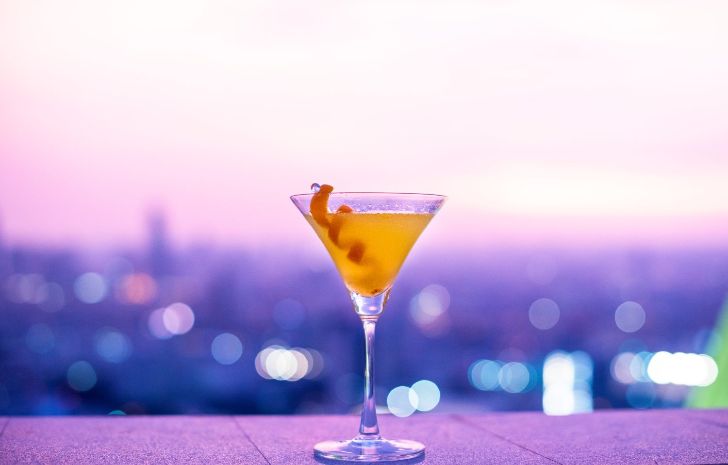 Between the sheets cocktail mit panorama
