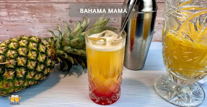 Bahama mama tiki cocktail