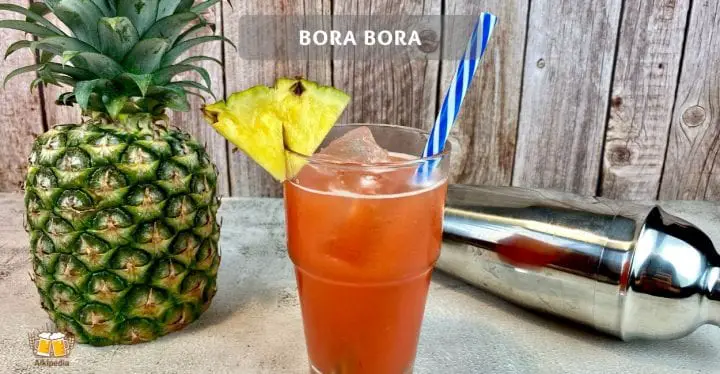 Bora bora cocktail mit ananas und maracuja