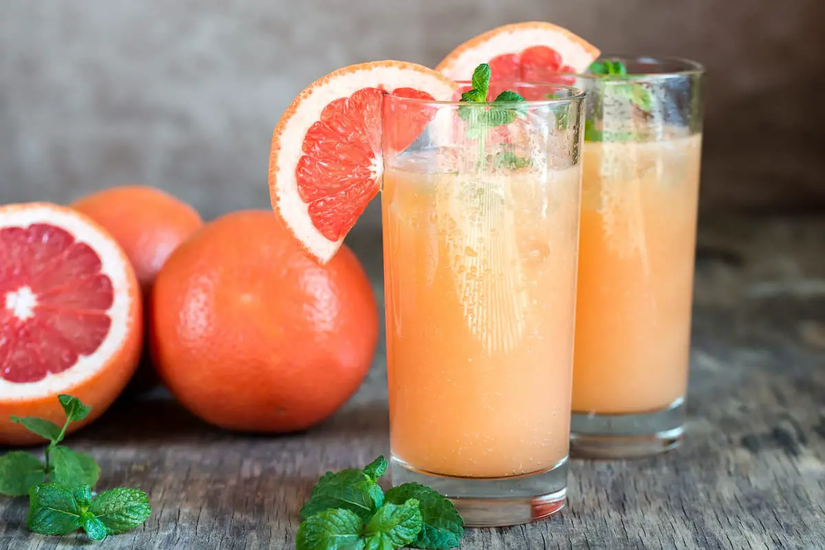 Grapefruit und tequila paloma cocktail